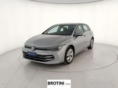 Usata VW Golf VIII Style 150 CV (110 kW) 2025 Grigio metallizzato Berlina
