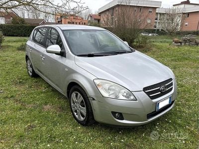 Usata Kia Ceed EX 116 CV (85 kW) 2008 Grigio Utilitaria