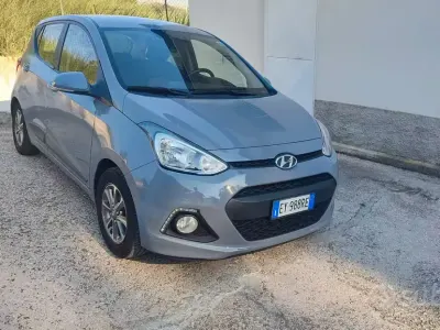 Usata Hyundai i10 66 CV (48 kW) 2015 Bianco Utilitaria