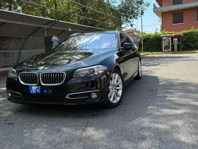 Usata BMW 520 Luxury Line 190 CV (139 kW) 2014 Nero Station wagon