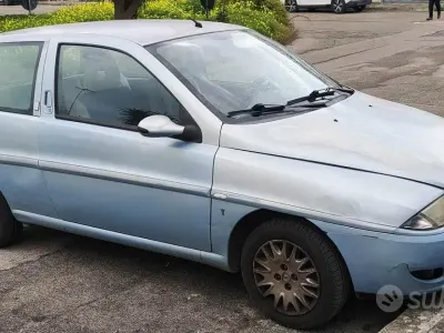 Usata Lancia Ypsilon 60 CV (44 kW) 2002 Bluazzurro Utilitaria