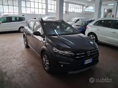 Usata Dacia Sandero Stepway 101 CV (74 kW) 2021 Grigio Utilitaria