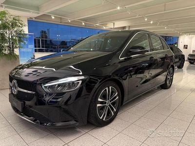 Usata Mercedes B180 Advanced 116 CV (85 kW) 2024 Nero Monovolume