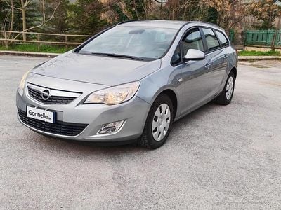Usata Opel Astra 110 CV (80 kW) 2011 Grigio Station wagon