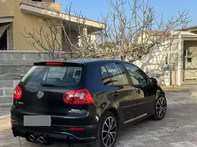Begagnad VW Golf VI 102 HK (75 kW) 2008 Halvkombi