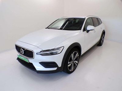 Usata Volvo V60 CC Ultimate 197 CV (144 kW) 2023 Bianco metallizzato Station wagon