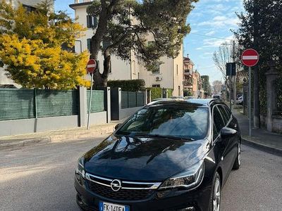 Usata Opel Astra 110 CV (80 kW) 2017 Nero Station wagon