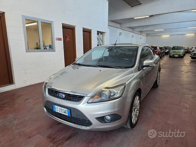 Usata Ford Focus Cabriolet 136 CV (100 kW) 2010 Grigio Cabrio
