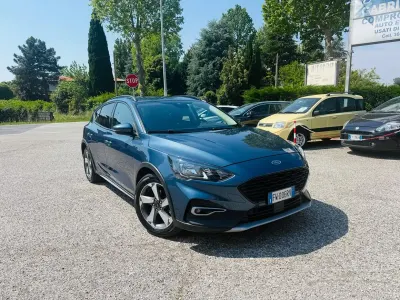 Usata Ford Focus Active 125 CV (91 kW) 2019 Blu Berlina