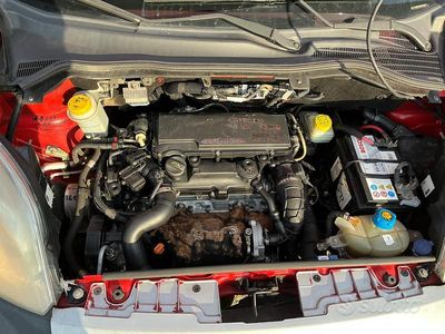 Usata Peugeot 2008 2008 Rosso SUV