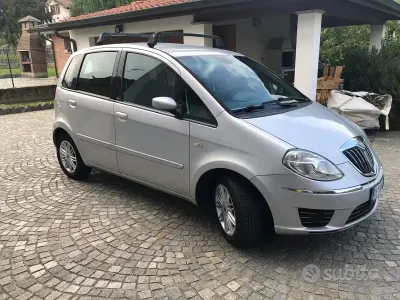Usata Lancia Musa 90 CV (66 kW) 2008 Grigio Monovolume
