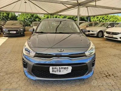 Usata Kia Rio 90 CV (66 kW) 2018 Grigio Berlina