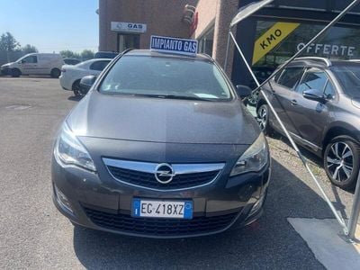 Usata Opel Astra 116 CV (85 kW) 2011 Grigio Station wagon