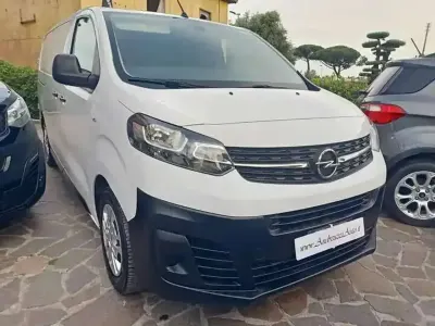 Usata Opel Vivaro-e Combi 120 CV (88 kW) 2023 Bianco Monovolume