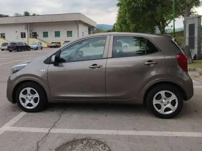 Używany Kia Picanto Active 69 KM (50 kW) 2017 Szary Hatchback