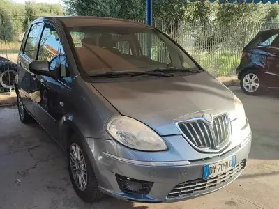 Usata Lancia Musa 90 CV (66 kW) 2009 Grigio Monovolume