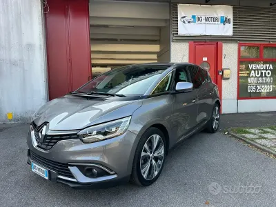 Usata Renault Scénic IV Zen 110 CV (80 kW) 2017 Grigio Monovolume
