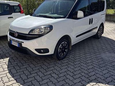 Usata Fiat Doblò Lounge 120 CV (88 kW) 2019 Bianco Monovolume