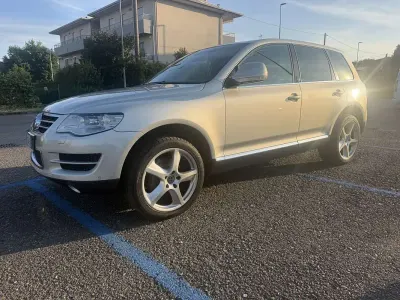 Usata VW Touareg Executive 240 CV (176 kW) 2008 Grigio SUV