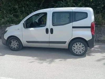 Usata Peugeot Bipper 75 CV (55 kW) 2012 Monovolume