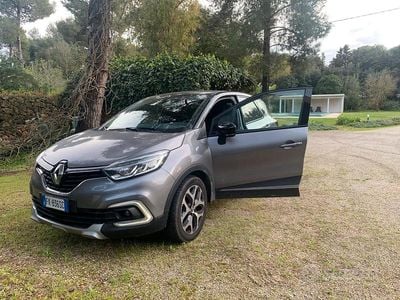 Usata Renault Captur 90 CV (66 kW) 2017 Grigio SUV