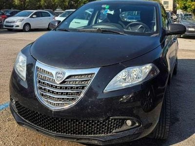 Usata Lancia Ypsilon 69 CV (50 kW) 2014 Nero Utilitaria