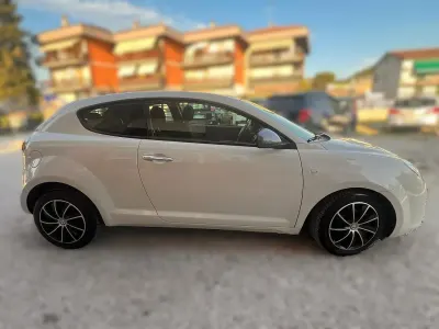 Usata Alfa Romeo MiTo Distinctive 95 CV (69 kW) 2011 Beige Utilitaria