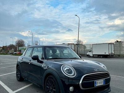 Usata Mini Cooper D 116 CV (85 kW) 2019 Nero Utilitaria
