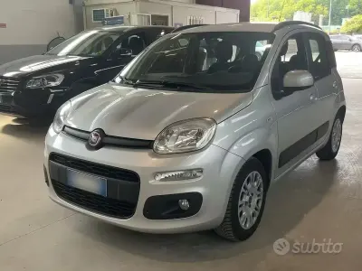 Usata Fiat Panda Lounge 69 CV (50 kW) 2017 Grigio Utilitaria