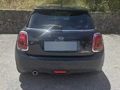Usata Mini Cooper D 116 CV (85 kW) 2020 Nero Utilitaria