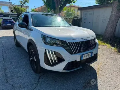 Usata Peugeot 2008 Allure 131 CV (96 kW) 2024 Bianco SUV