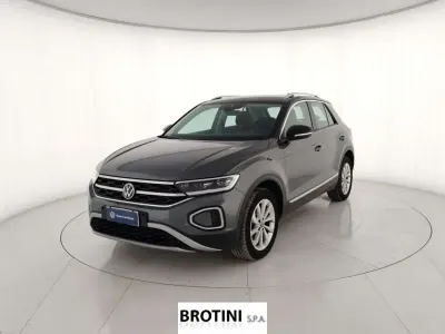 Usata VW T-Roc Style 116 CV (85 kW) 2025 Grigio SUV