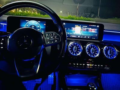 Usata Mercedes 180 Premium 116 CV (85 kW) 2019 Nero Berlina