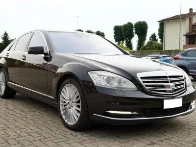Usata Mercedes S500 Avantgarde 386 CV (283 kW) 2010 Viola Berlina