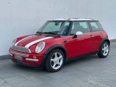 Usata Mini Cooper 116 CV (85 kW) 2004 Rosso Utilitaria