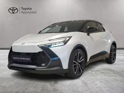 Usata Toyota C-HR Lounge 140 CV (102 kW) 2024 Bianco SUV