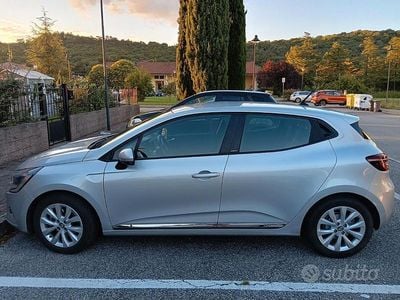 Usata Renault Clio V 140 CV (102 kW) 2021 Grigio Berlina