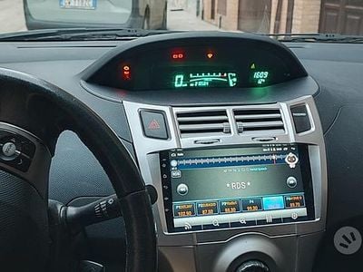 Usata Toyota Yaris 90 CV (66 kW) 2009 Grigio Berlina