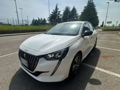 Usata Peugeot 208 Allure 102 CV (75 kW) 2022 Utilitaria