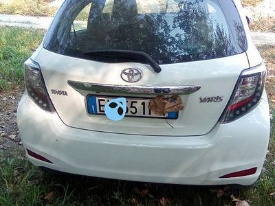 Second-hand Toyota Yaris 69 CP (50 kW) 2014 Alb Berlinǎ
