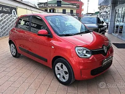 Usado Renault Twingo Zen 60 kW (82 CV) 2021 Rojo Utilitario