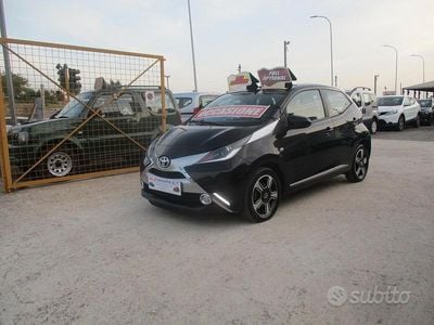 Usata Toyota Aygo 69 CV (50 kW) 2015 Nero Utilitaria