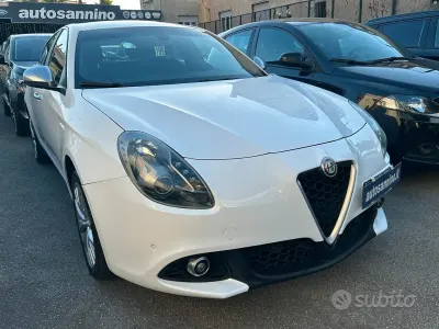 Usata Alfa Romeo Giulietta Super 120 CV (88 kW) 2018 Bianco Utilitaria