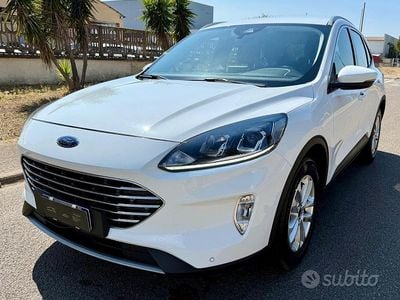Usata Ford Kuga Titanium 120 CV (88 kW) 2022 Bianco SUV
