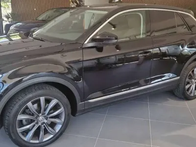 Usata VW T-Roc Advance 150 CV (110 kW) 2019 Nero SUV