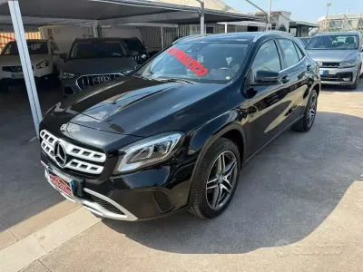 Usata Mercedes GLA200 136 CV (100 kW) 2017 Nero SUV