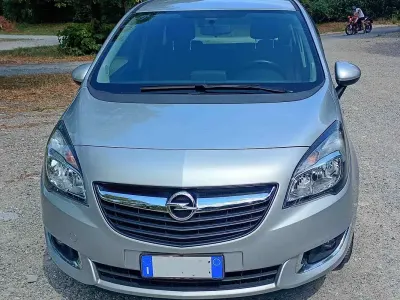 Usata Opel Meriva 120 CV (88 kW) 2017 Argento Monovolume