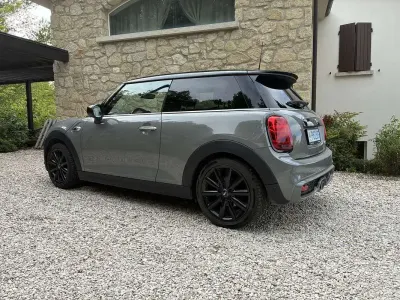 Usata Mini Cooper S 192 CV (141 kW) 2020 Grigio Utilitaria
