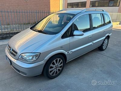 Usata Opel Zafira 125 CV (91 kW) 2004 Grigio Monovolume
