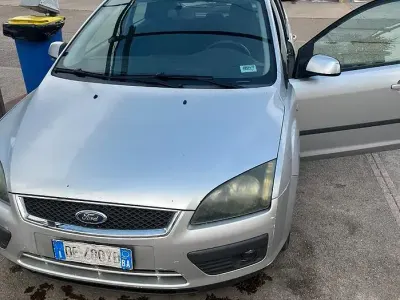 Käytetty Ford Focus 90 HP (66 kW) 2007 Sedan